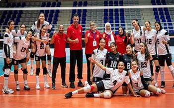 وزير الرياضة يهنئ منتخب ناشئات الطائرة بالتتويج بالبطولة العربية بالأردن