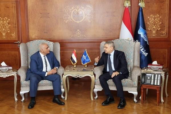 الفريق أسامة ربيع يبحث سبل التعاون المشترك مع السفير المصري ببنما 