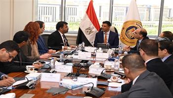خطة جديدة لتعميق الصناعات الثقيلة.. وزير الصناعة يبحث مع شركة نمساوية إقامة مصنع حراريات عالمي في مصر