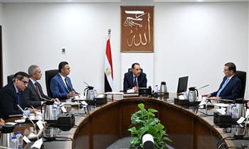 رئيس الوزراء يتابع جهود توافر المخزون الاستراتيجي من السلع والمنتجات الأساسية