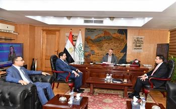 محافظ الفيوم يبحث مع نائبي محافظي بني سويف والمنيا سبل تعزيز التعاون المشترك