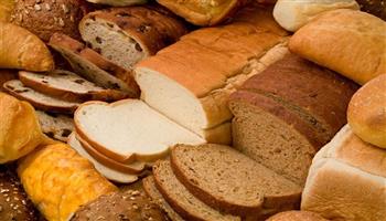 قبل ما تشتري.. اعرف سعر رغيف الخبز السياحي والفينو حسب الوزن