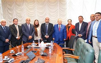 وزير العمل يبحث مع اتحاد المستثمرين تعزيز التعاون في التدريب المهني وتوفير العمالة الماهرة للمناطق الصناعية