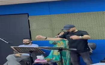 شيرين عبد الوهاب تواصل بروفات حفلها في بورتو جولف