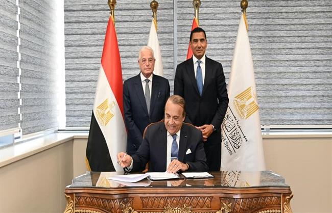 وزير الرياضة يشهد توقيع عقد استضافة مصر لبطولة كأس العالم للدارتس 2027 