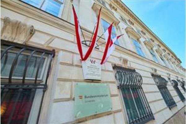 مجموعة "المُنفّذين" الأوروبية تُنسّق بشأن مراكز التجميع وإجراءات اللجوء خارج الاتحاد الأوروبي