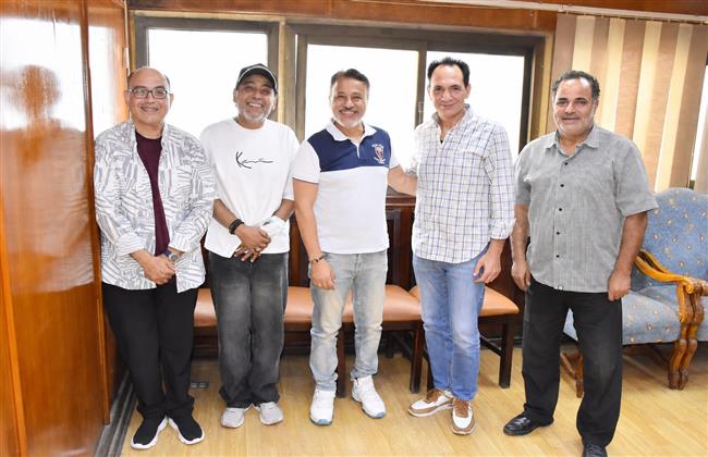 رئيس البيت الفني للمسرح يواصل اجتماعاته مع مديري الفرق لمتابعة خطط الإنتاج للموسم المسرحي الجديد