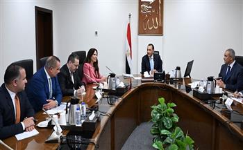 رئيس الوزراء يستعرض مقترحا لمشروع قانون الاتحاد المصري للمطورين العقاريين