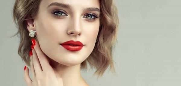 للنساء.. 6 نصائح لاختيار الأقراط المناسبة للشعر القصير