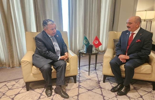 أمين الجامعة العربية يبحث مع وزير الشؤون الخارجية التونسي آخر التطورات على الساحة العربية والدولية