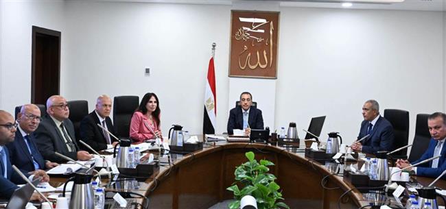 رئيس الوزراء يتابع الموقف التنفيذي لمشروعات مياه الشرب والصرف الصحي