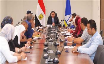 محافظ دمياط يبحث آليات رفع معدلات الأمان بمصانع المنطقة الصناعية بدمياط الجديدة
