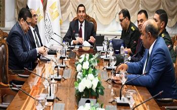 وزير الرياضة يتابع تنفيذ استاد النادي المصري الجديد ويؤكد الالتزام بالجدول الزمني