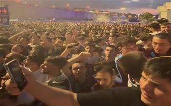جماهير طرابزون يتوافدون لاستقبال محمد صلاح لدى وصوله من اسطنبول