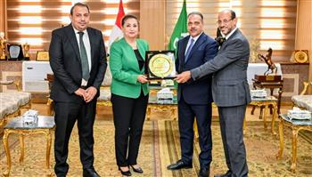 محافظ الشرقية يستقبل رئيس اللجنة الطبية العليا والإستغاثات بمجلس الوزراء وممثل مؤسسة بنك الشفاء المصري