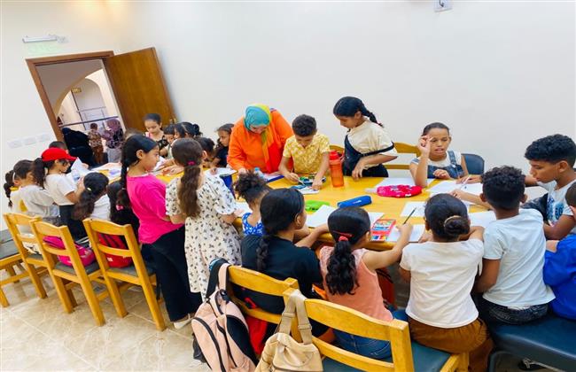 الغردقة تستقبل أولى حفلات «شاطئ الفن» بفلكلور الصعيد