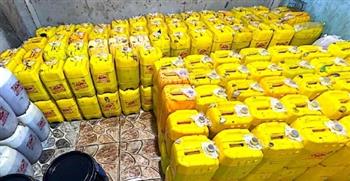 ضبط مصنع غير مرخص بالمنوفية يعبئ زيوت طعام مجهولة المصدر قبل طرحها بالأسواق  