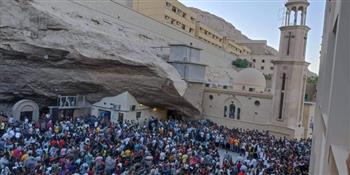 أغسطس فى درنكة..  «العذراء تجمع المحبين»