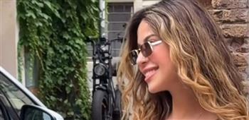 بإطلالة صيفية من روما.. ميرنا جميل تخطف الأنظار 