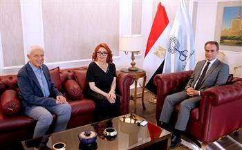 عن رواية لإحسان عبد القدوس.. نبيلة عبيد تعود لماسبيرو بالمسلسل الإذاعي "يا ابنتي لا تحيريني معك" 