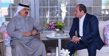 الرئيس السيسي يرحب بملك البحرين ويؤكد أهمية تعزيز التعاون بين البلدين الشقيقين
