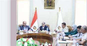 محافظ الوادي الجديد تبحث الاستعدادات المبكرة لتنظيم المعرض الزراعي الدولي