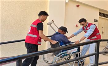 الهلال الأحمر ينظم قافلة لقياسات وصيانة الأطراف الصناعية لدعم الأشخاص ذوي الإعاقة بالمنيا