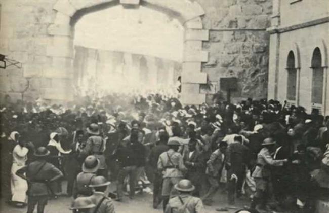 حدث في مثل هذا اليوم 9 أغسطس.. اندلاع ثورة البراق ووفاة الشاعر الفلسطيني محمود درويش 