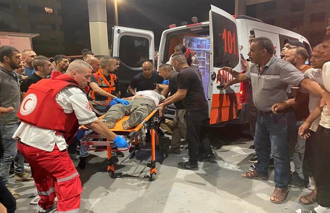 إصابة 6 فلسطينيين خلال هجوم لمستوطنين جنوب الخليل