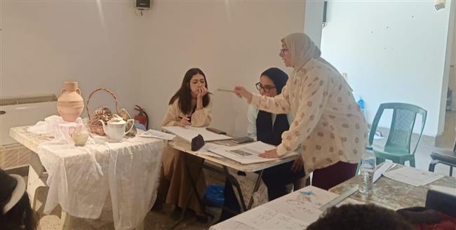 «خطوط تحكي» .. ورشة فنية بمركز محمود سعيد تدمج الطبيعة الصامتة بفن الزنتانجل