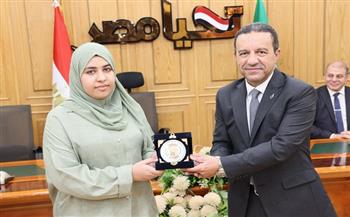 محافظ المنوفية يكرم أوائل الجمهورية الحاصلين على مراكز متقدمة بالثانوية العامة والأزهرية والتعليم الفني