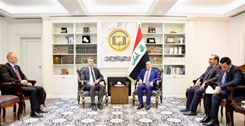 مستشار الأمن القومي العراقي: الحكومة ماضية بتطوير الوضع الاقتصادي وحصر السلاح بيد الدولة