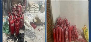 ضبط مخزن غير مرخص بالقليوبية لتصنيع طفايات حريق ببيانات وعلامات تجارية مقلدة