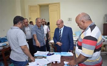 مدير تعليم سوهاج يتابع أعمال رصد وتجميع درجات الدور الثاني للشهادة الإعدادية 