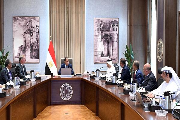 رئيس الوزراء يبحث مع مسئولي إمارة الفجيرة إجراءات استكمال تنفيذ مشروع شركة "الفجيرة العلمين" للنفط والغاز