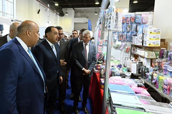 "مدبولي": إقامة معارض "أهلًا مدارس" شراكة حقيقية بين الحكومة والقطاع الخاص والغرف التجارية لصالح المواطن