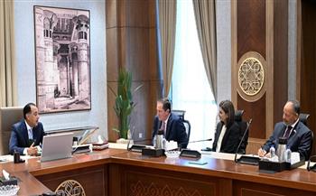 رئيس الوزراء يلتقي رئيس مجلس الإدارة والرئيس التنفيذي لشركة "سيسكو" لبحث تعزيز التعاون 