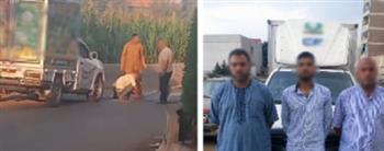 ضبط قائد سيارة بعد تعطيله الحركة المرورية بالوقوف وسط الطريق في الفيوم