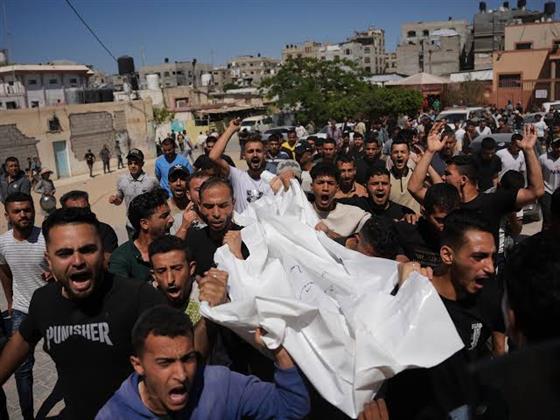 استشهاد فلسطيني متأثرا بإصابته في دير البلح وسط قطاع غزة.. واقتحامات لبلدة تقوع بالضفة