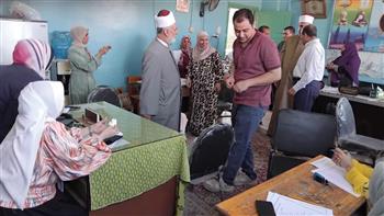 رئيس سوهاج الأزهرية يتفقد اختبارات قبول «لغات رياض الأطفال» والتحويل للمعاهد النموذجية