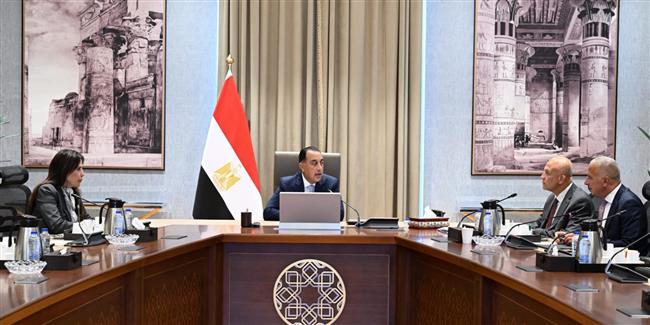 رئيس الوزراء يتابع مستجدات الموقف الحالي لمشروعات تحلية مياه البحر وتوطين الصناعة المرتبطة بها