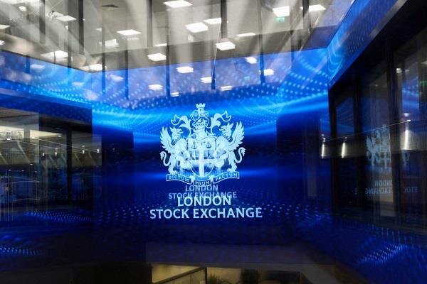 بورصة لندن تخسر 3 شركات أخرى بعد إبرام صفقات للاستحواذ عليها