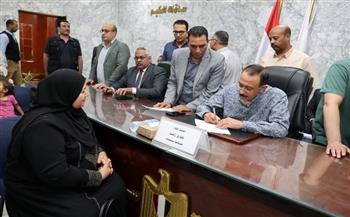 محافظ سوهاج يعقد اللقاء الجماهيري الأسبوعي ويوجه بسرعة الاستجابة لمطالب المواطنين