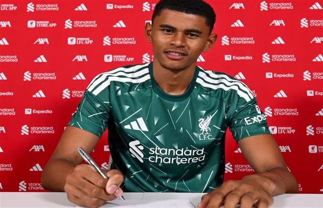 رسميا.. ليفربول يعلن التعاقد مع لوكا بروجمانس حارس مرمى جينك البلجيكي