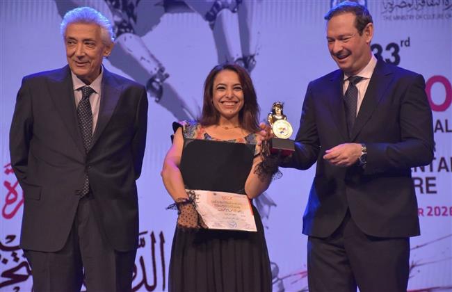 مهرجان القاهرة للمسرح الدولي التجريبي 33| «بماذا يحلم الناجون؟!» للمخرجة سماح حمدي يتوج بجائزة أفضل سينوغرافيا