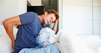 لماذا تحدث طقطقة الظهر ؟ 