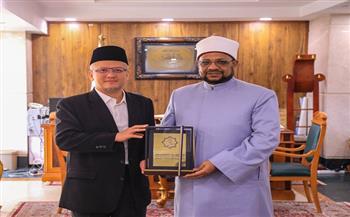 أمين البحوث الإسلاميَّة يستقبل وفد جامعة "القرآن الكريم" الماليزيَّة لبحث آفاق التعاون العلمي