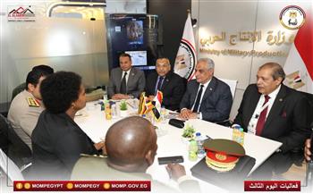 في اليوم الثالث لمعرض العلمين.. جمبلاط يبحث مع وزيرة الدفاع الأوغندية فرص التعاون الصناعي المشترك