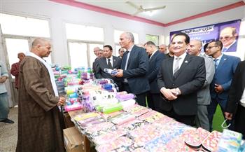 محافظ كفرالشيخ يفتتح معرض «أهلاً مدارس» ويشدد على الالتزام بالتخفيضات لدعم المواطنين