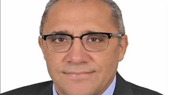 د. أحمد الشافعى.. عميد «صيدلة القاهرة»:  أساتذة الكلية يزينون  قائمة أفضل 2% من علماء العالم